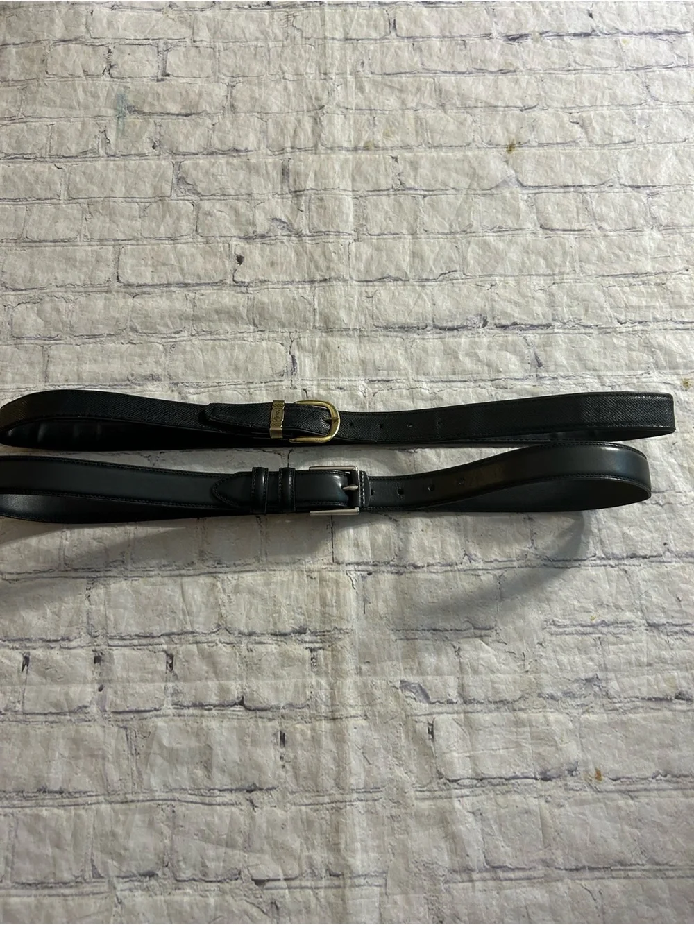 VINTAGE LOT OF (2) BLACK BELTS GOLD TONE BUCKLE & TAIWAN MADE LEATHER SILVER 40